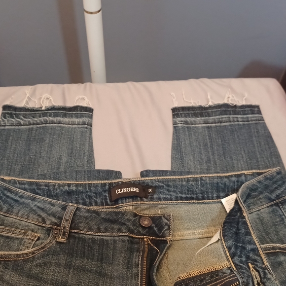 Jeans - Picture 2 of 3